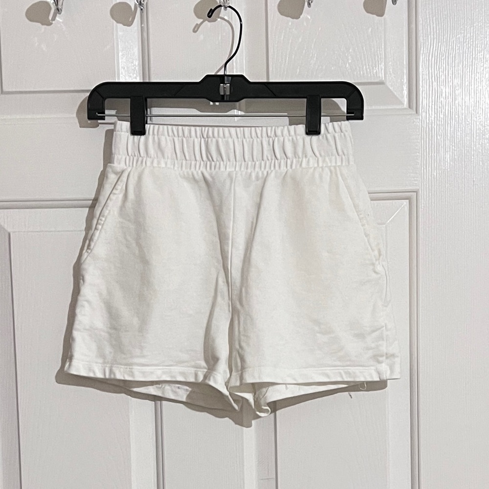 zara white pocketed sweat shorts